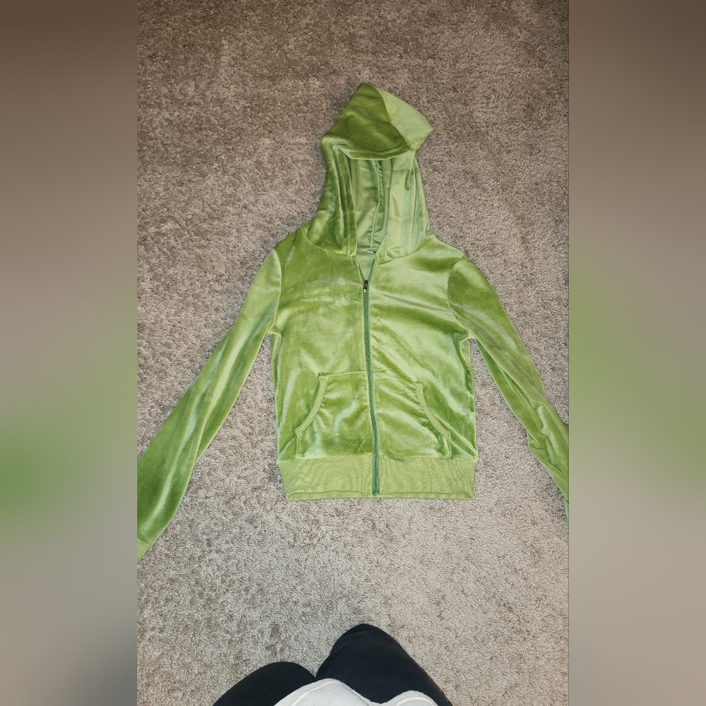 Amazon Y2K inspired zip up crop hoodie